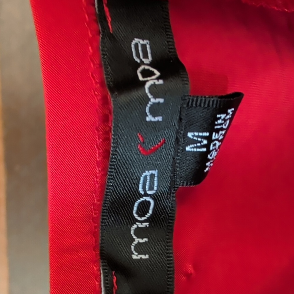Moa Moa Vibrant Red Top - Picture 2 of 8